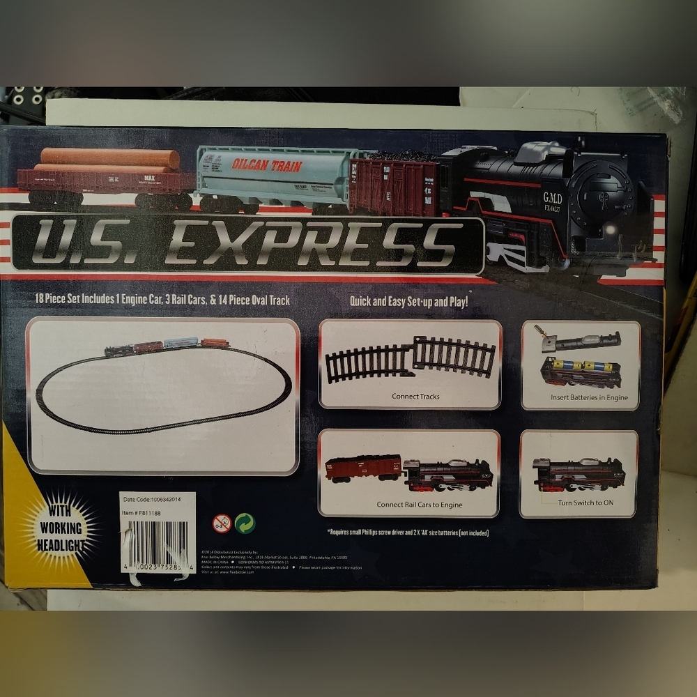 US Express Train Set 18 Pieces Battery Operated Track & Rail Cars - Picture 5 of 7